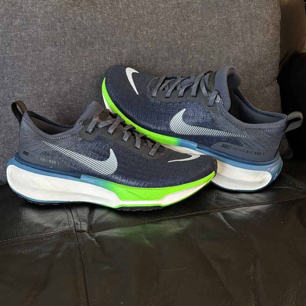 Nike ZoomX Invincible Run 3 Athletic Shoes